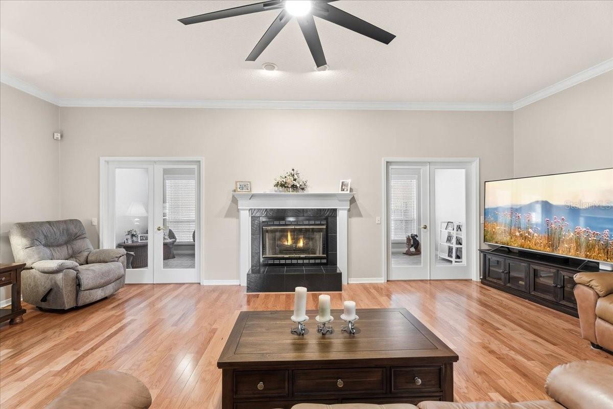 TWIN OAKS - Residential