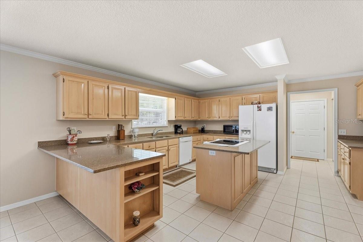 TWIN OAKS - Residential