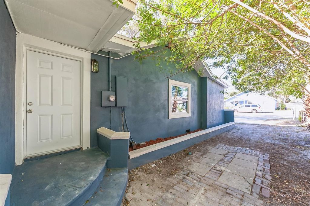 Photo of 3458 Queensboro Avenue S, St Petersburg, FL 33711 (MLS # O6330045)