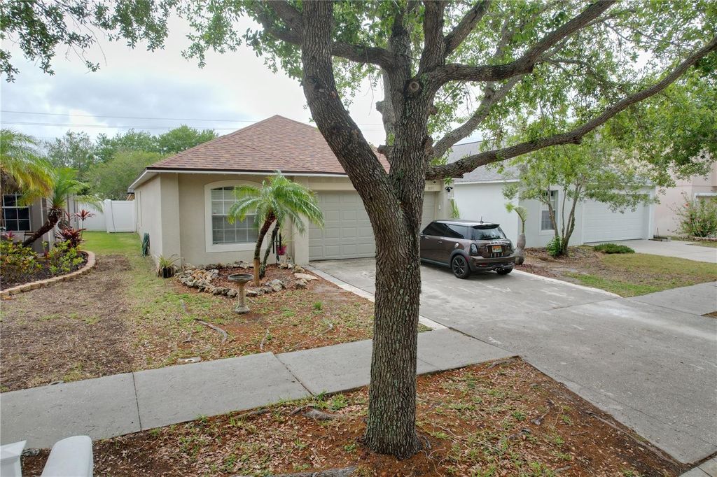 Photo of 1031 Brenton Leaf Drive, Ruskin, FL 33570 (MLS # A4689471)