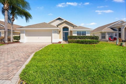 Photo of 120 Thornton Park Avenue, Davenport, FL 33897 (MLS # S5146485)