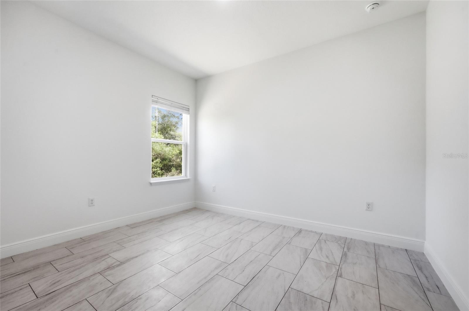 MARION OAKS UN 4 - Residential