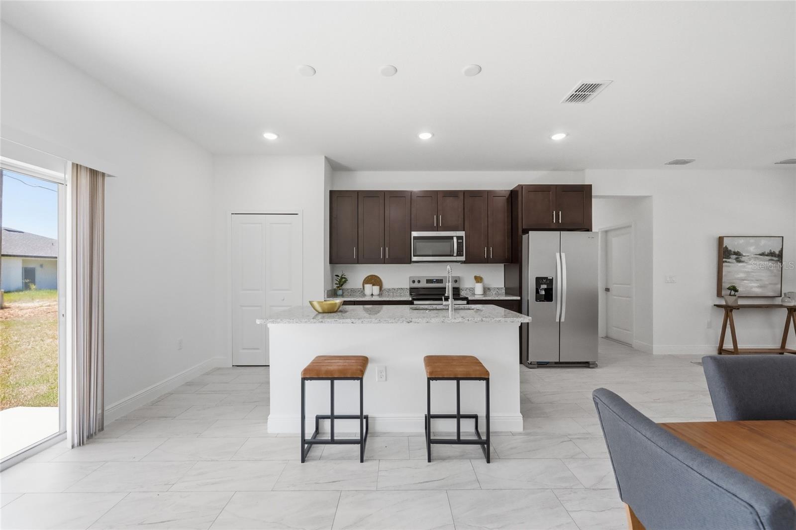 MARION OAKS UN 4 - Residential