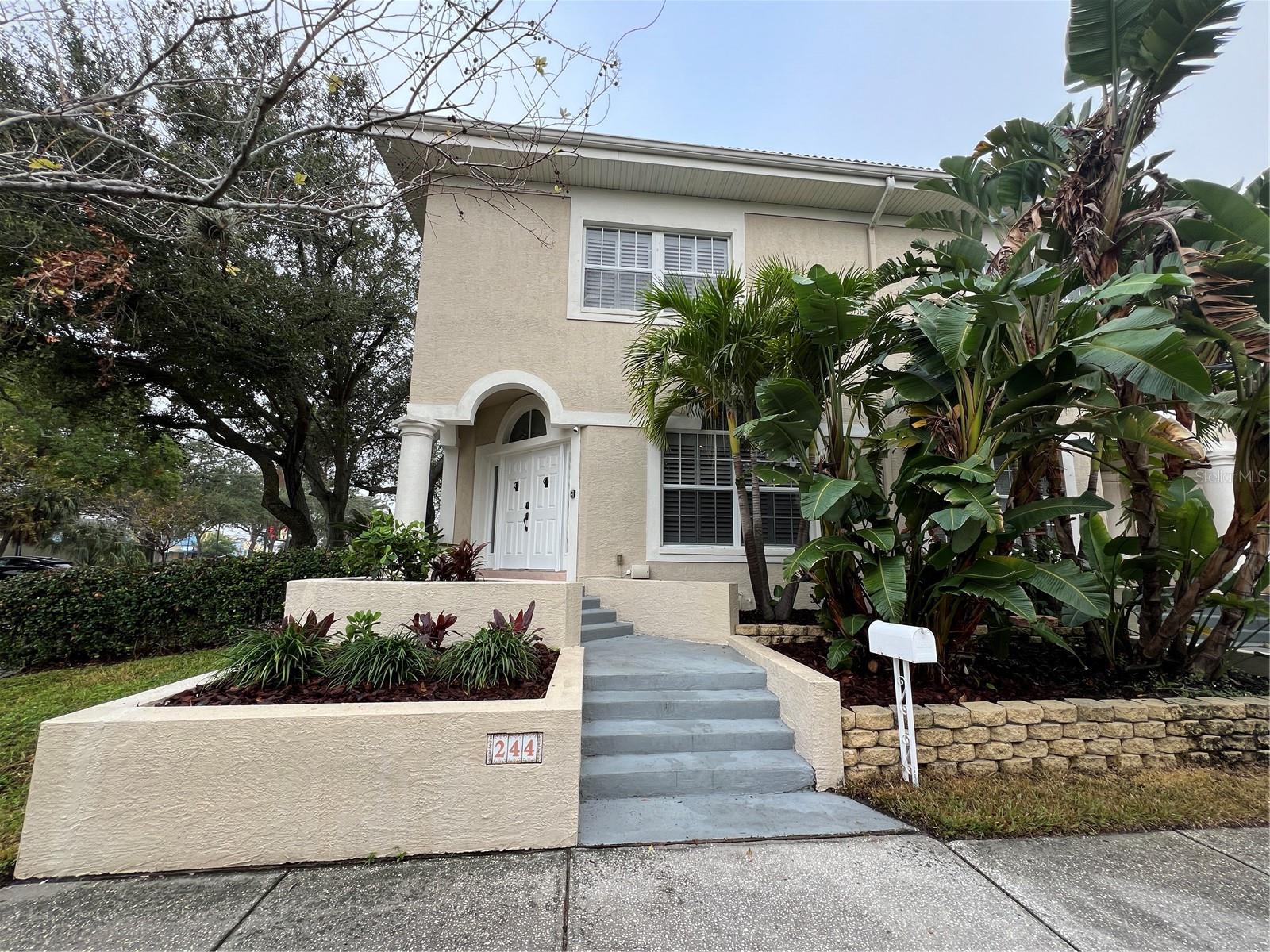 DAVIS ISLANDS PB10 PG52 TO 57 - Residential