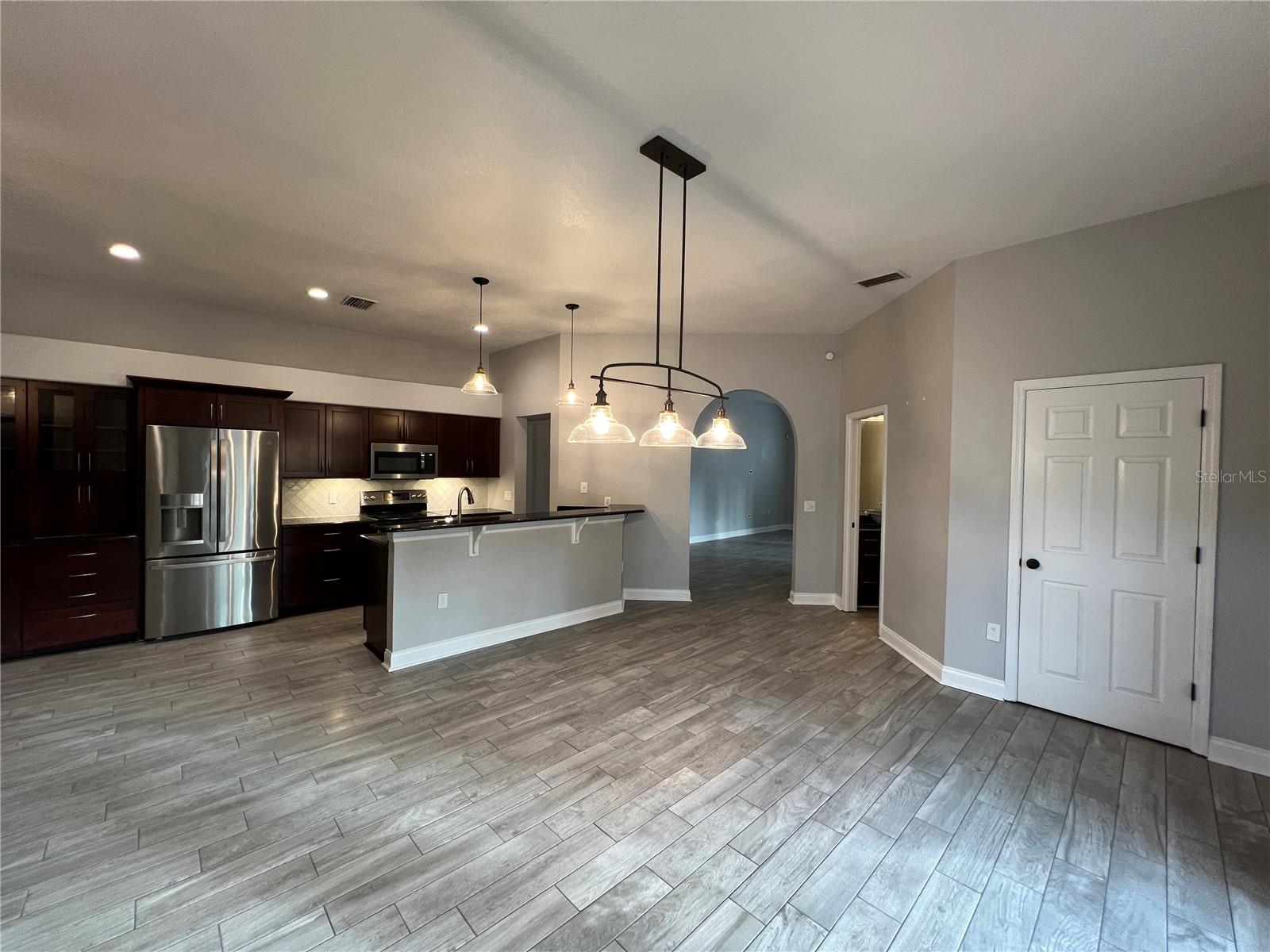 DAVIS ISLANDS PB10 PG52 TO 57 - Residential