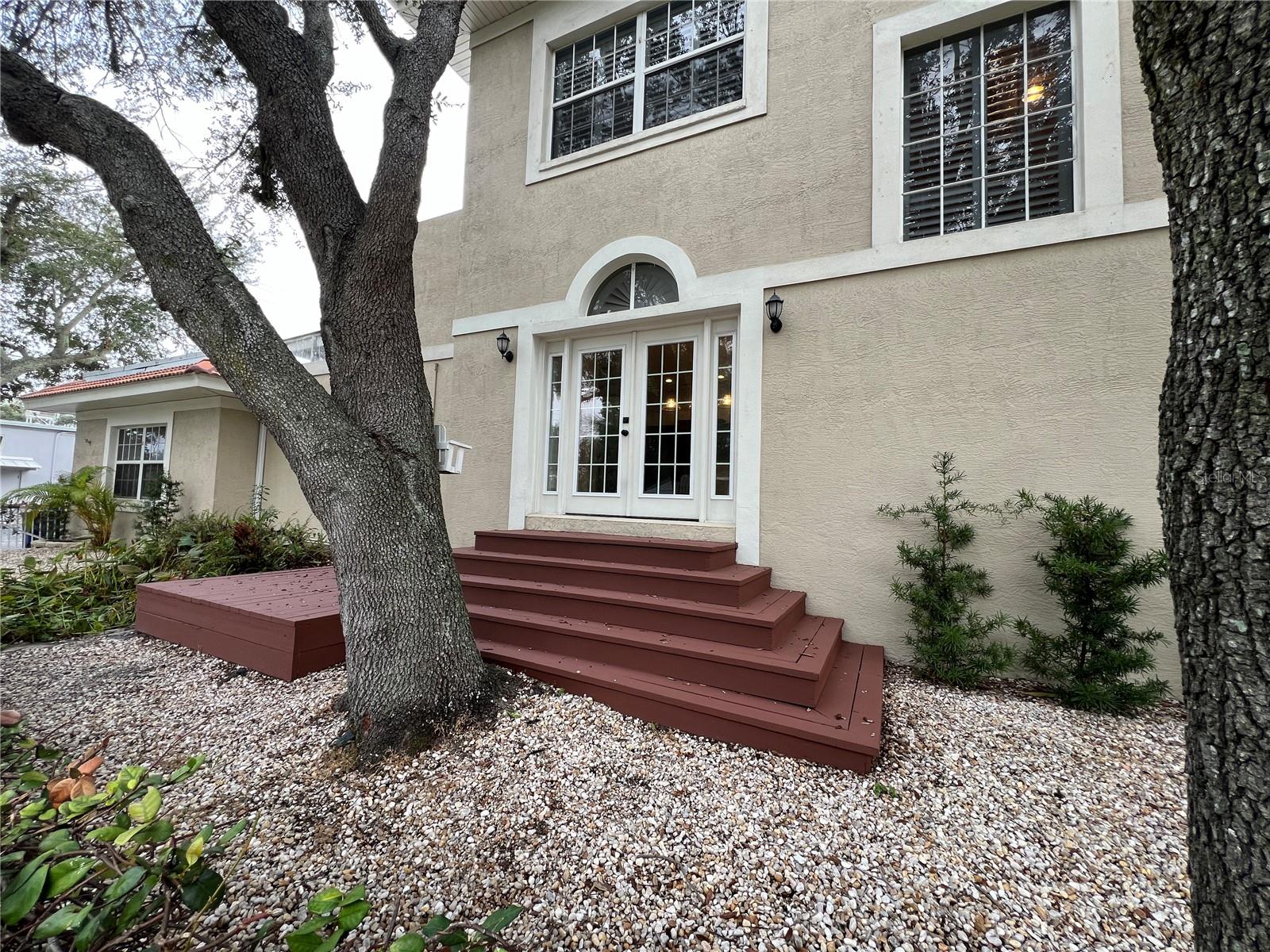 DAVIS ISLANDS PB10 PG52 TO 57 - Residential