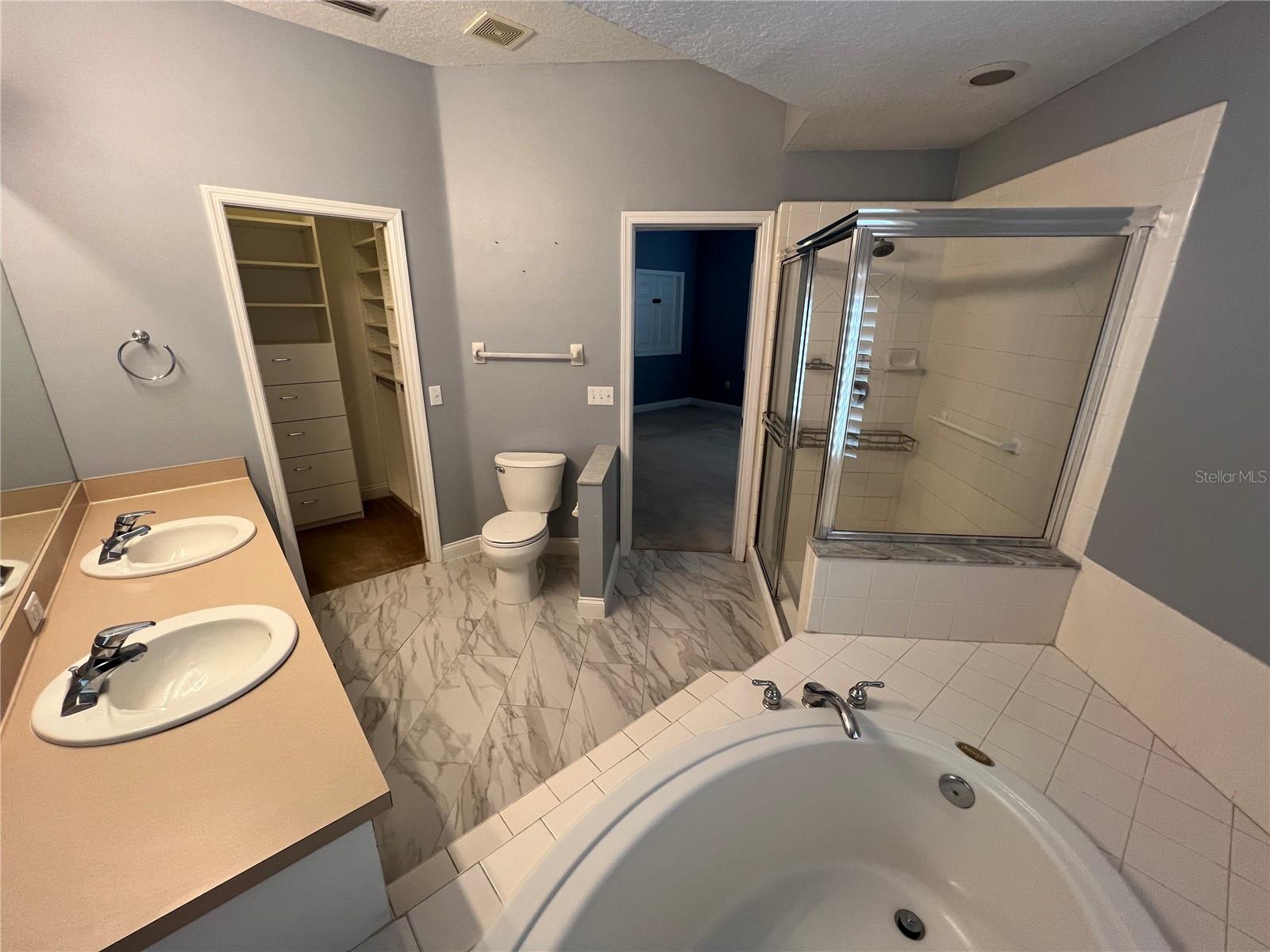 DAVIS ISLANDS PB10 PG52 TO 57 - Residential