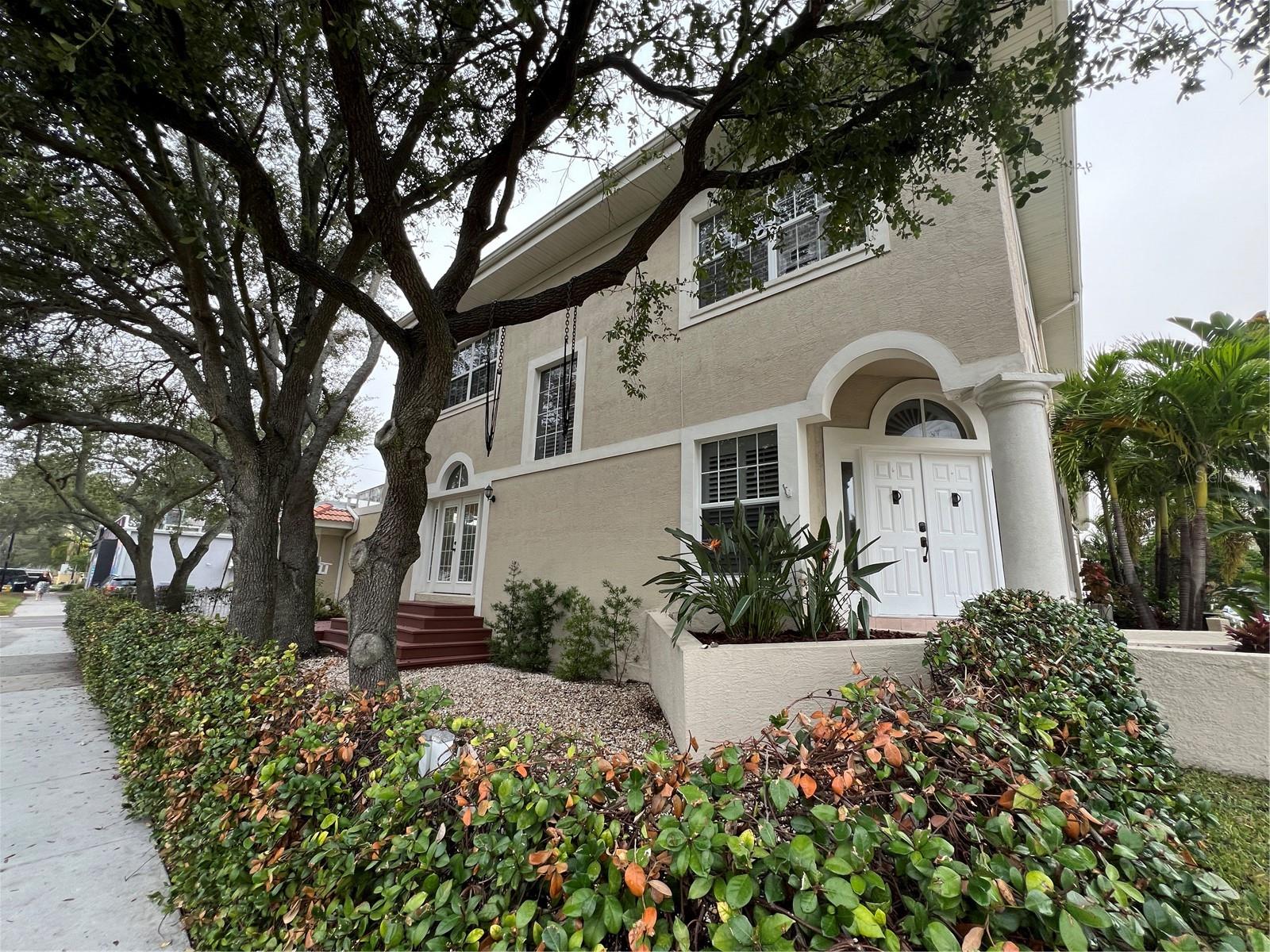 DAVIS ISLANDS PB10 PG52 TO 57 - Residential