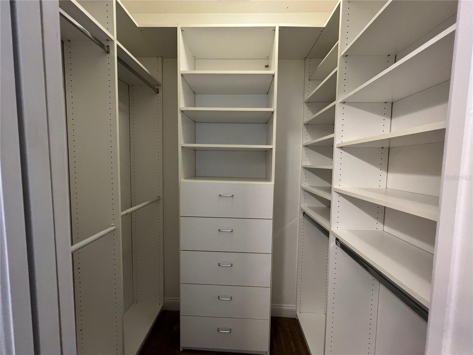 DAVIS ISLANDS PB10 PG52 TO 57 - Residential