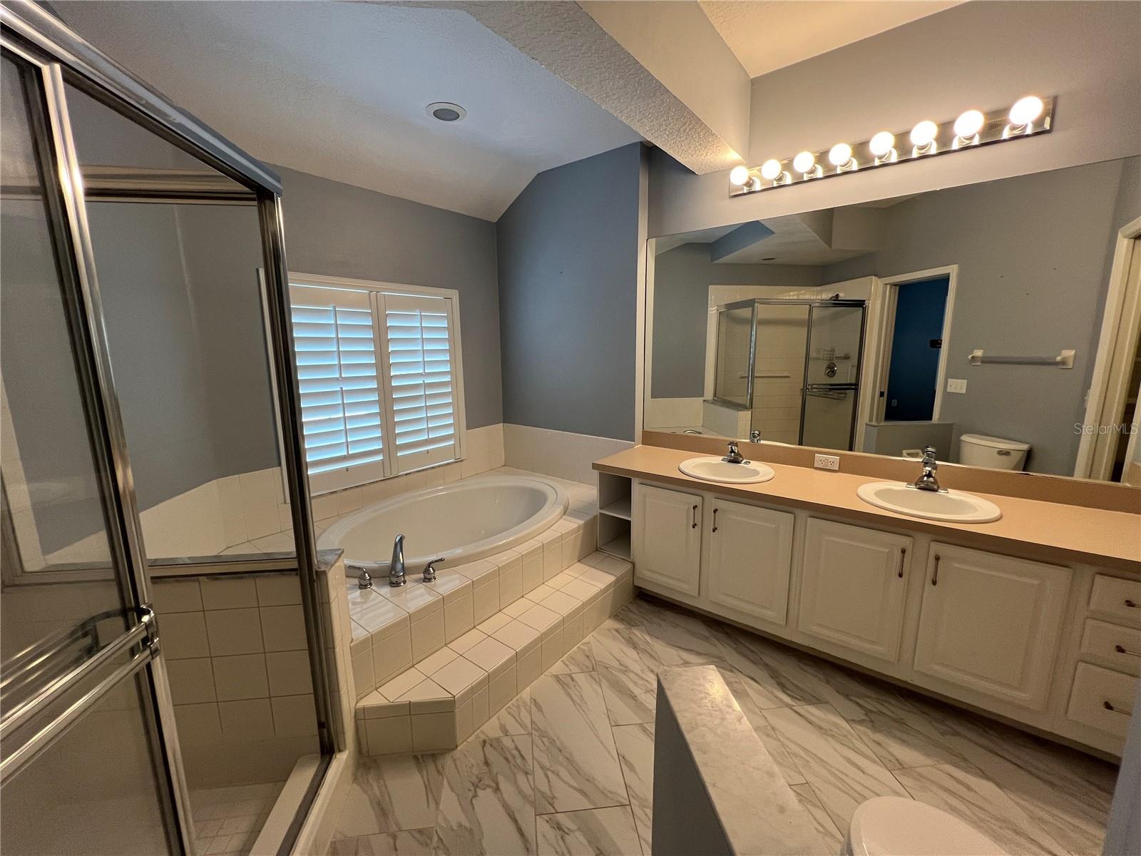 DAVIS ISLANDS PB10 PG52 TO 57 - Residential