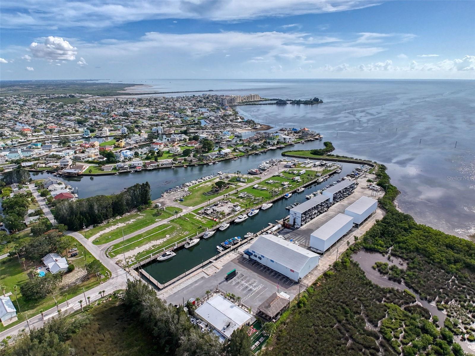 CAPE CAY - Land