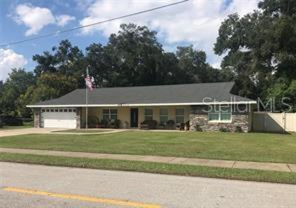Photo of 3309 NE 10th Street, Ocala, FL 34470 (MLS # OM717357)