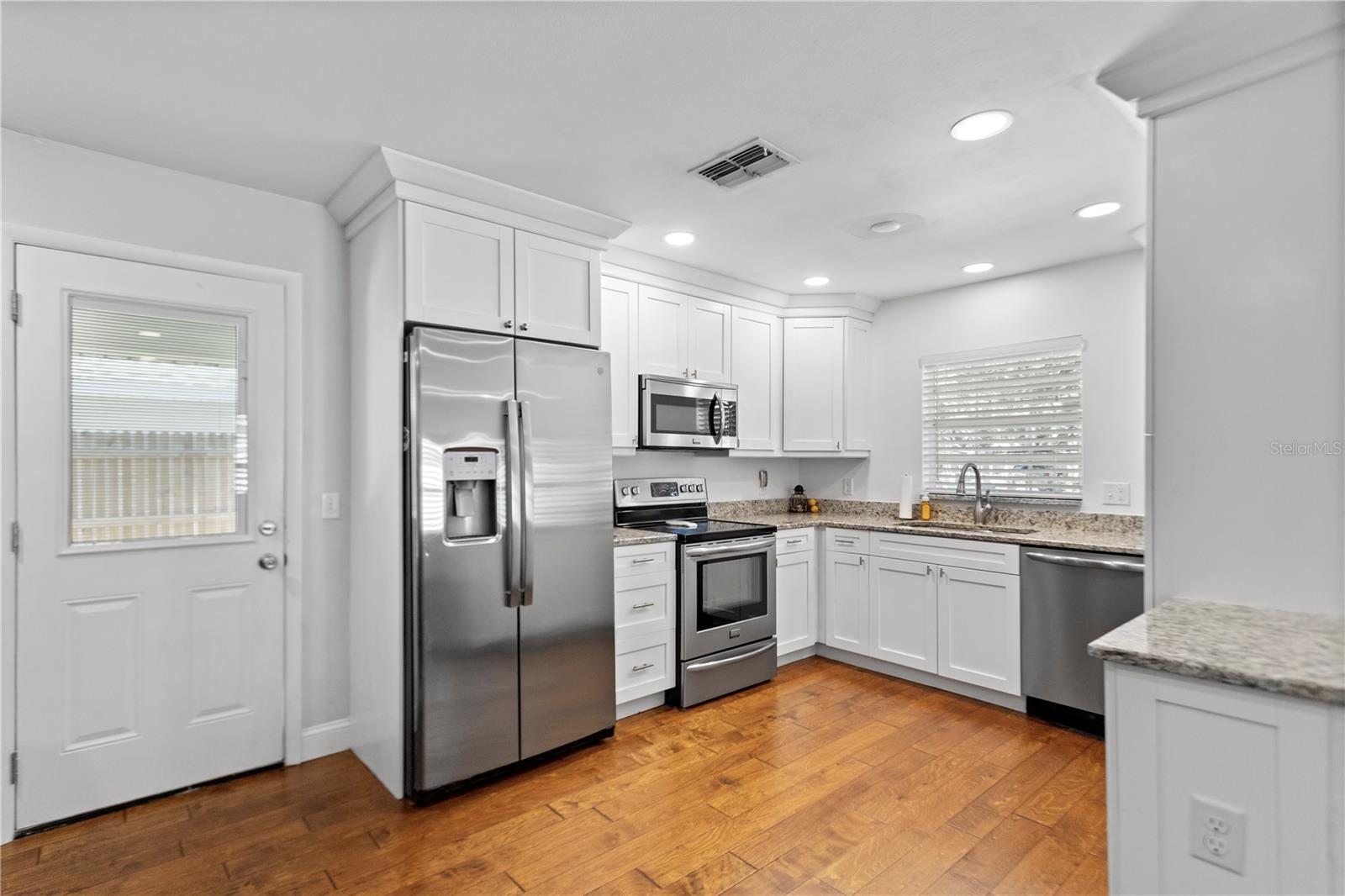 MIDWAY HEIGHTS - Residential Lease