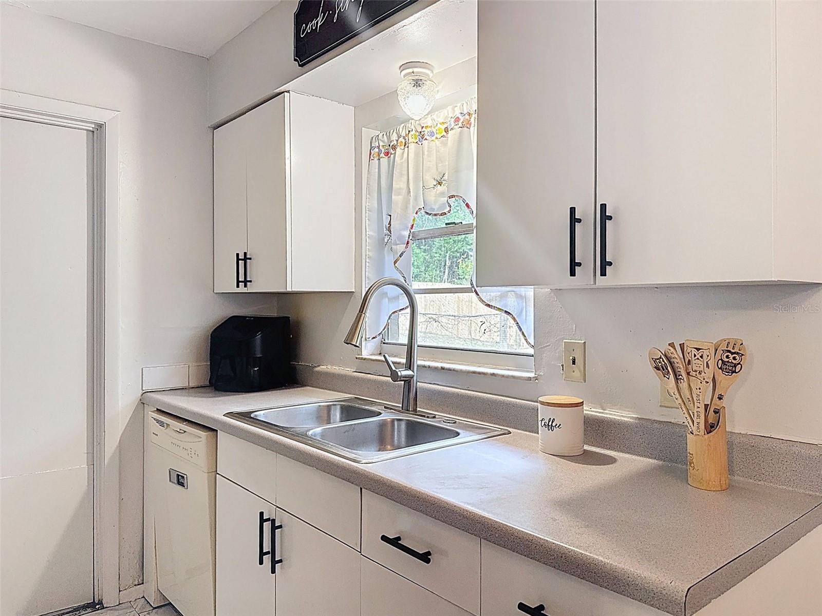 HILL N DALE - Residential