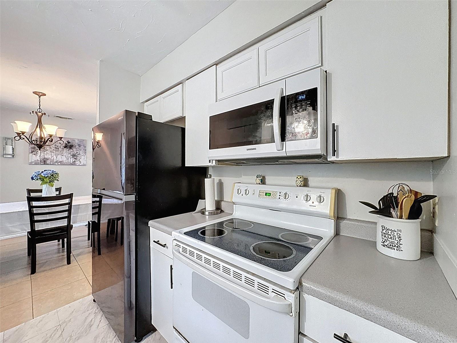 HILL N DALE - Residential