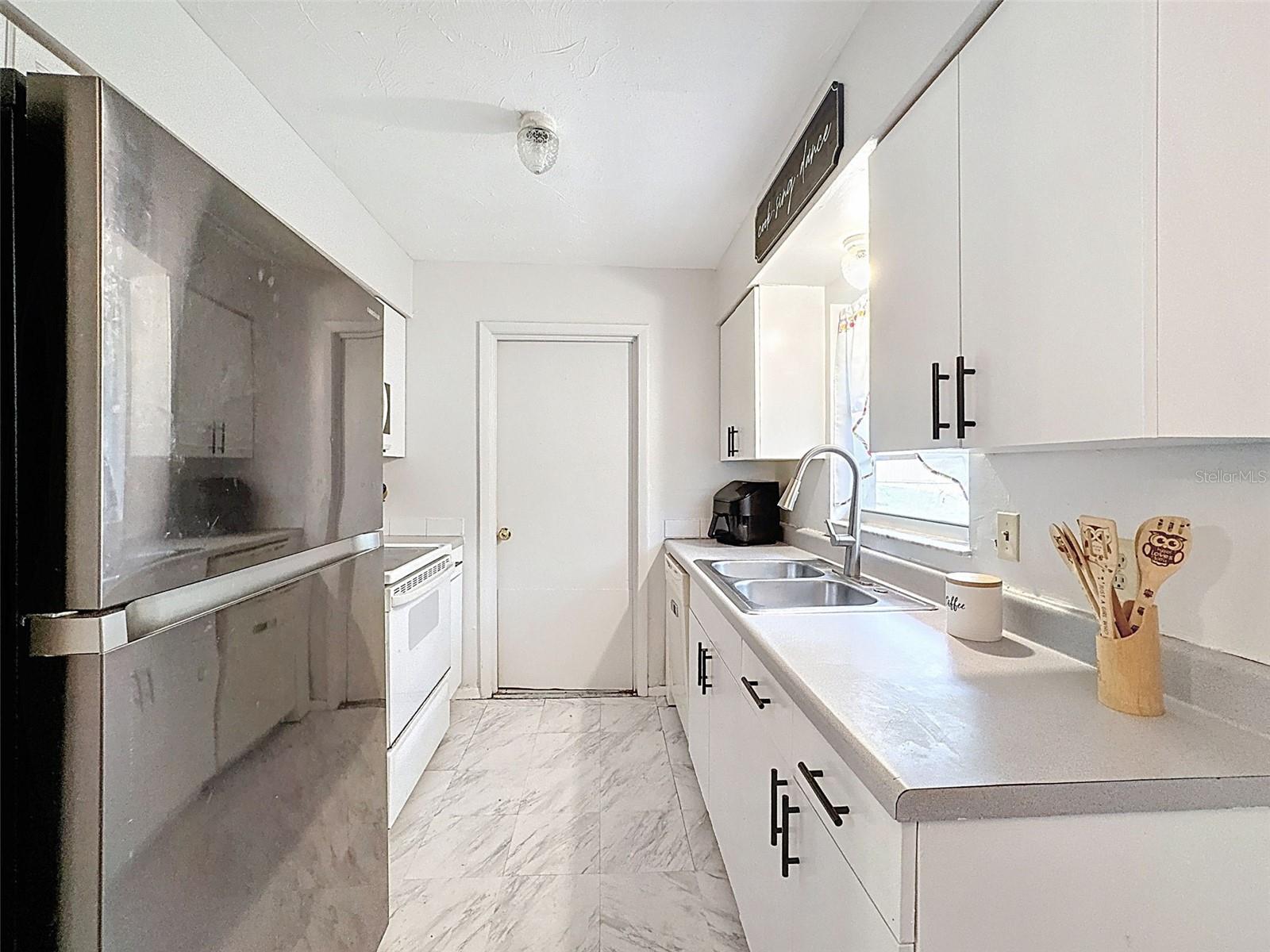 HILL N DALE - Residential