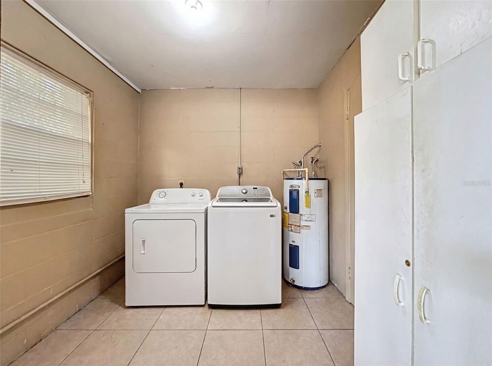 HILL N DALE - Residential