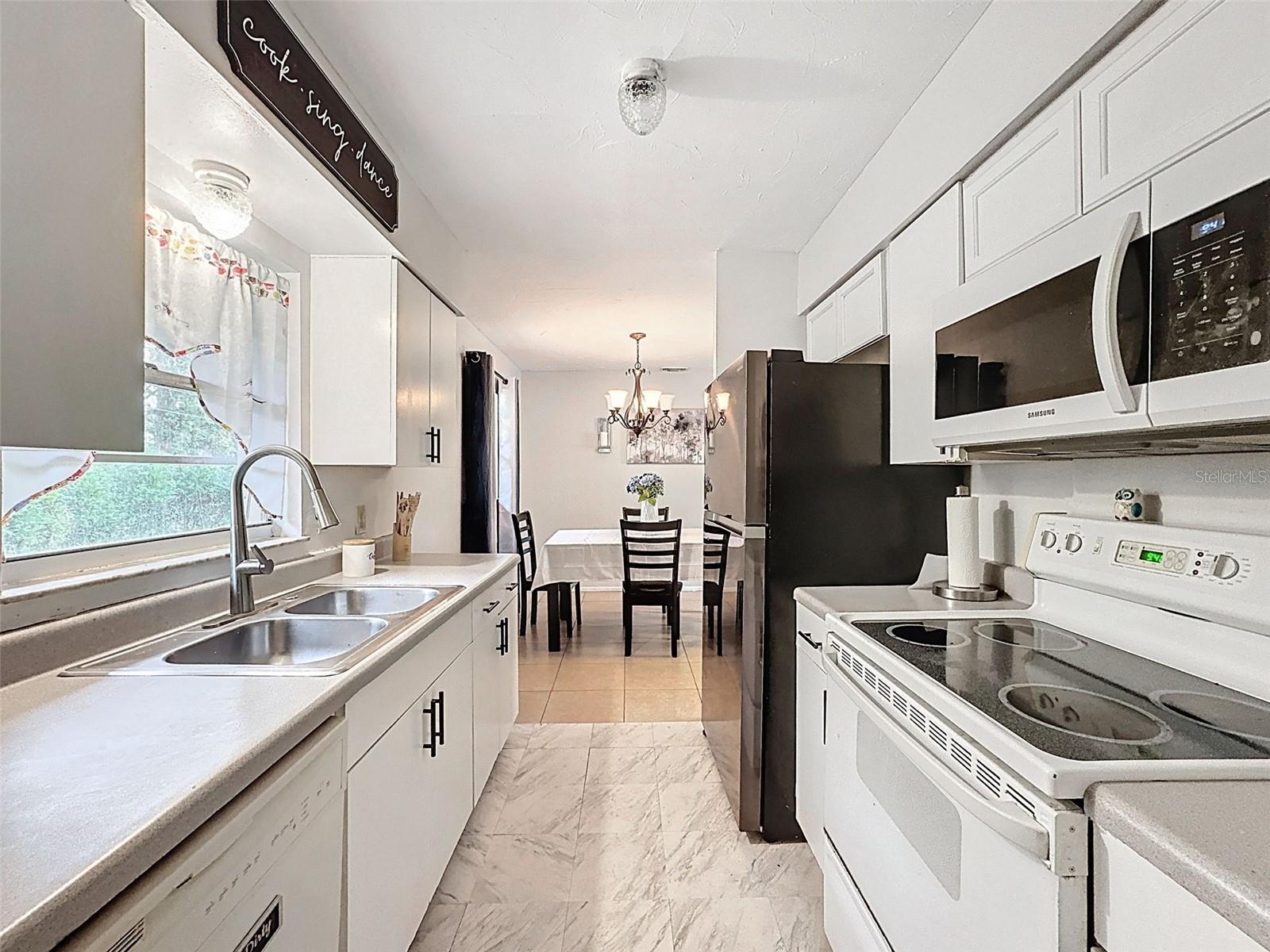 HILL N DALE - Residential