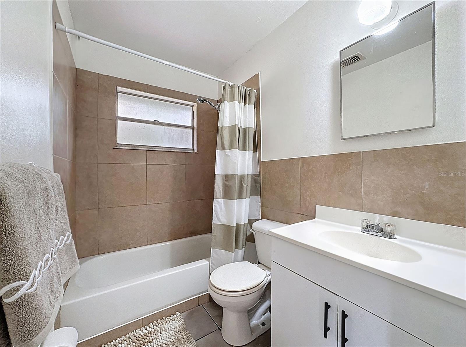 HILL N DALE - Residential