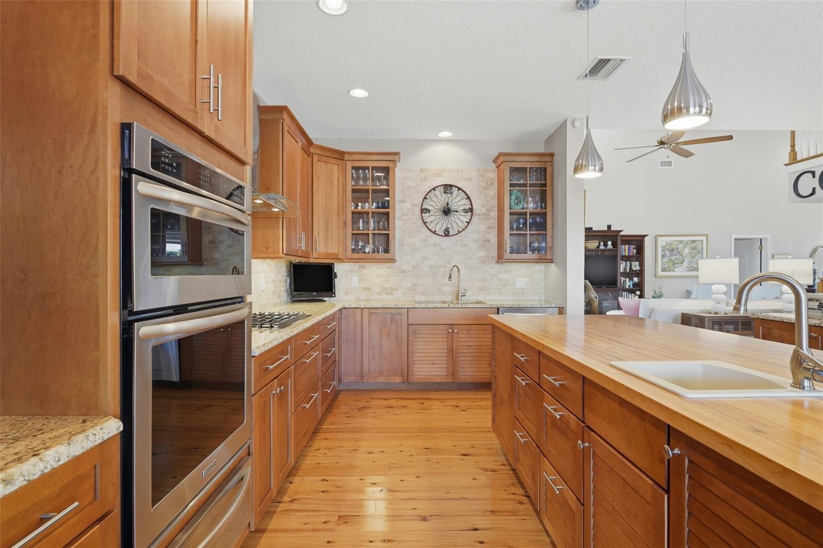 COVE SOUND YACHT CLUB - Residential