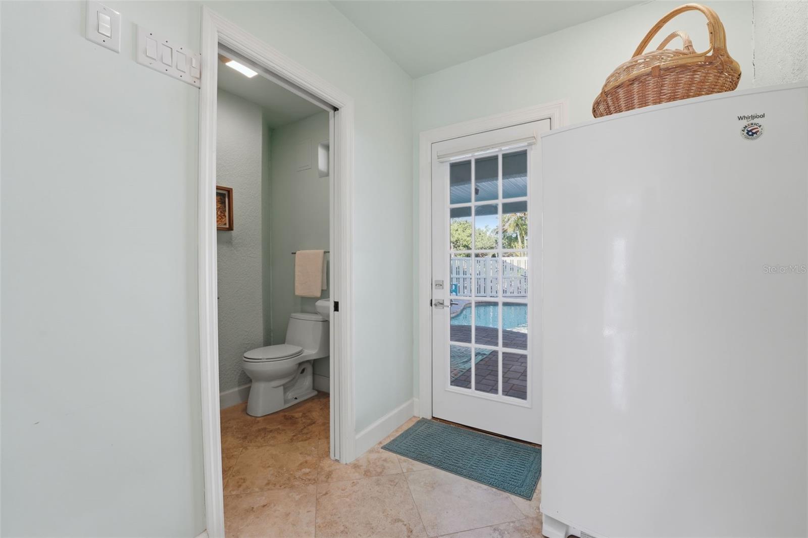 COVE SOUND YACHT CLUB - Residential