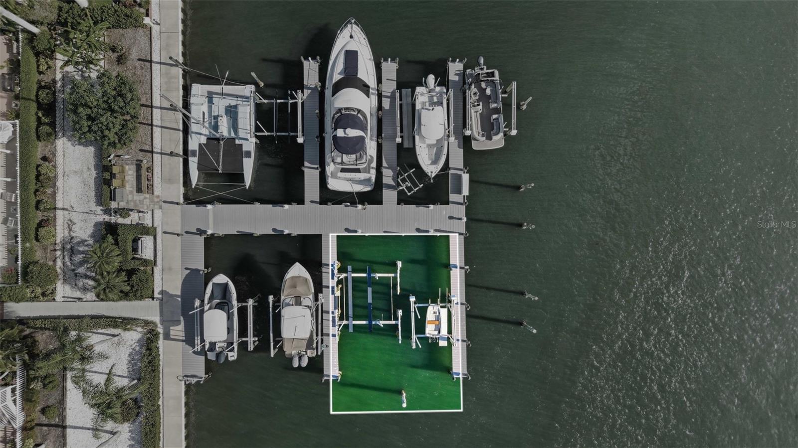 COVE SOUND YACHT CLUB - Residential