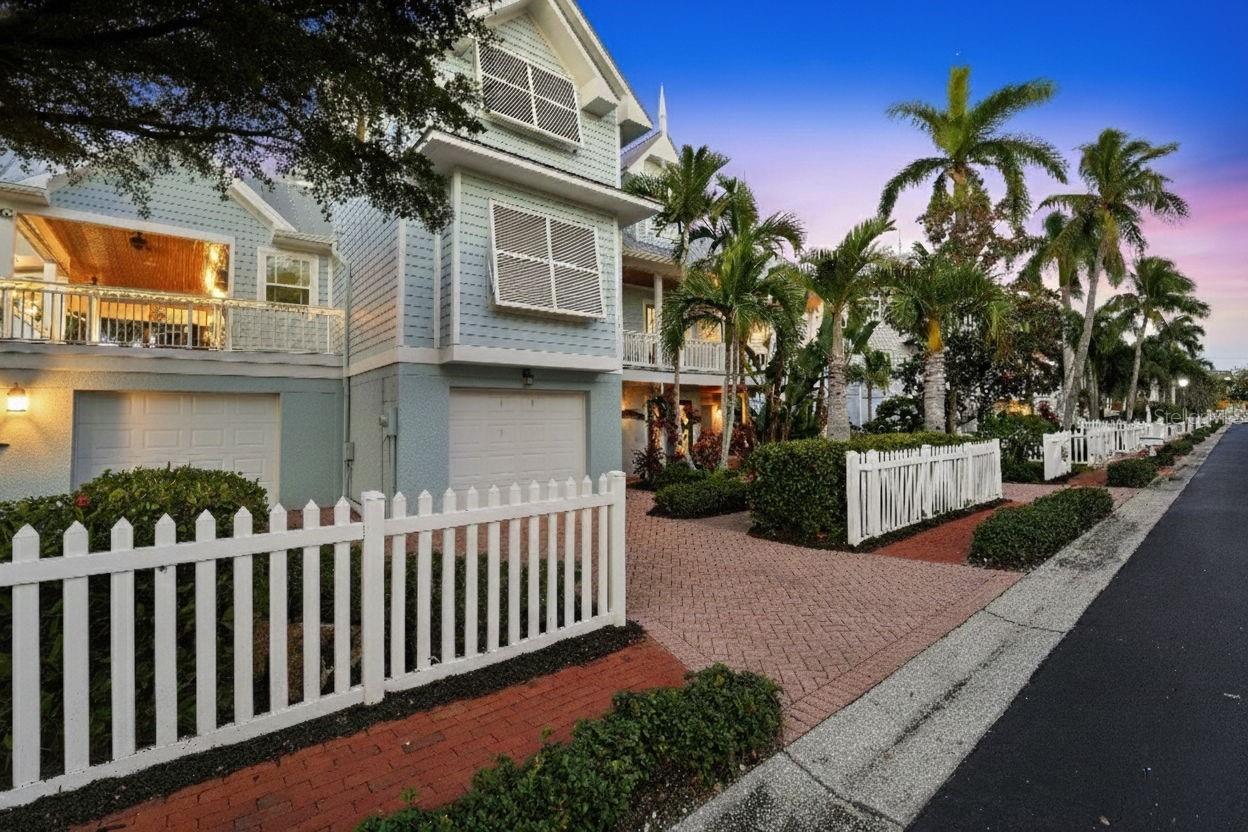 COVE SOUND YACHT CLUB - Residential