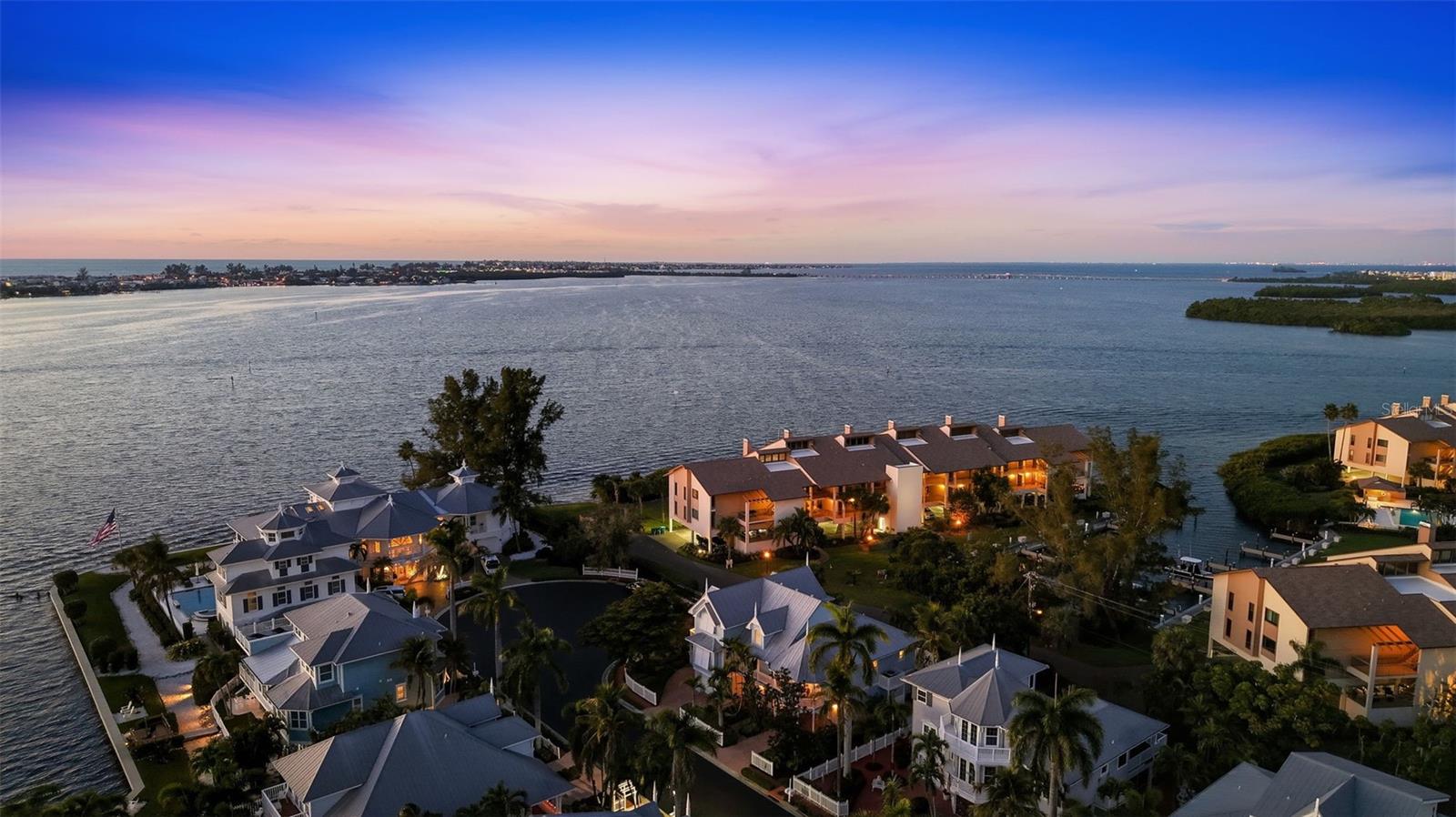 COVE SOUND YACHT CLUB - Residential