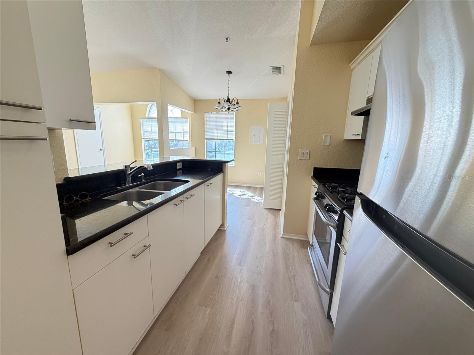 COLUMBIA ARMS CONDO - Residential Lease