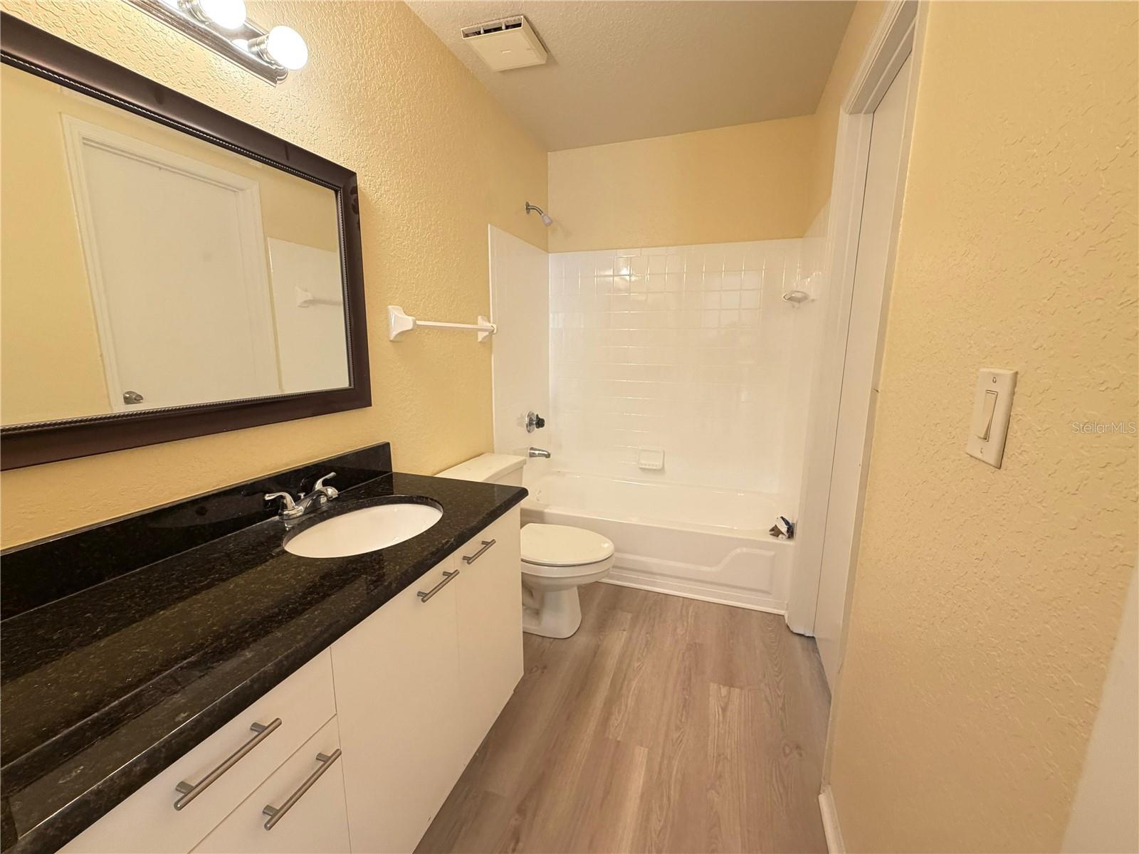 COLUMBIA ARMS CONDO - Residential Lease