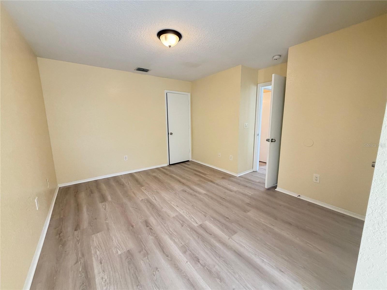 COLUMBIA ARMS CONDO - Residential Lease