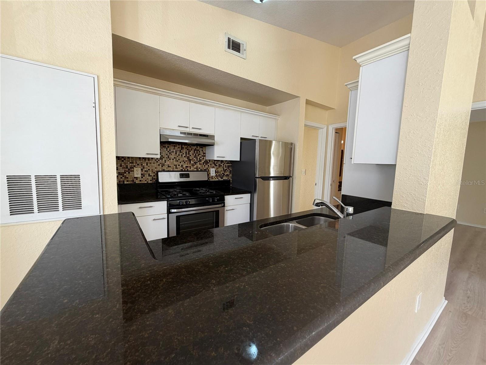 COLUMBIA ARMS CONDO - Residential Lease