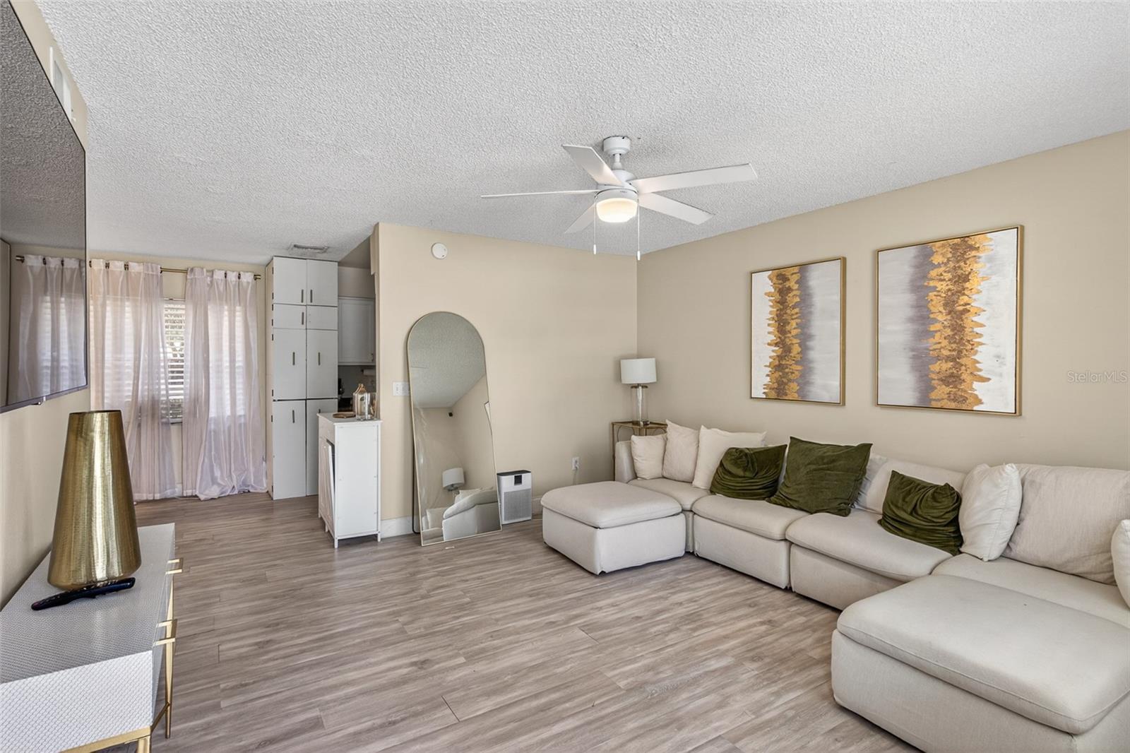 COUNTRY SHIRE - Residential