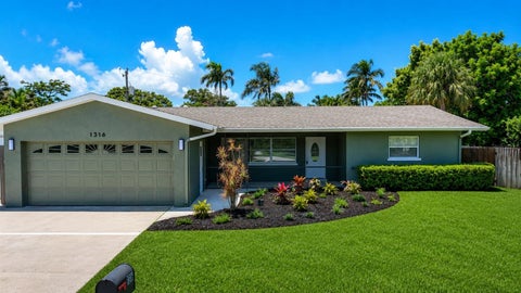 Photo of 1316 62nd Street NW, Bradenton, FL 34209 (MLS # TB8544752)