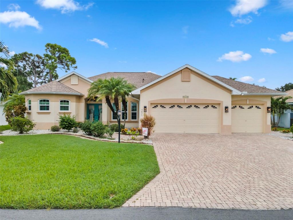 Photo of 5823 Mckinley Road, Venice, FL 34293 (MLS # A4665784)