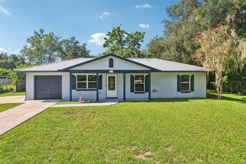 Photo of 417 W Hunt Avenue, Bushnell, FL 33513 (MLS # G5117198)
