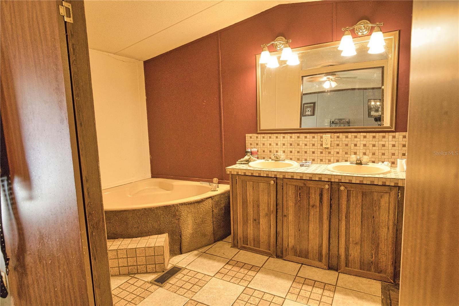 DESOTO MOBILE ESTATES - Residential