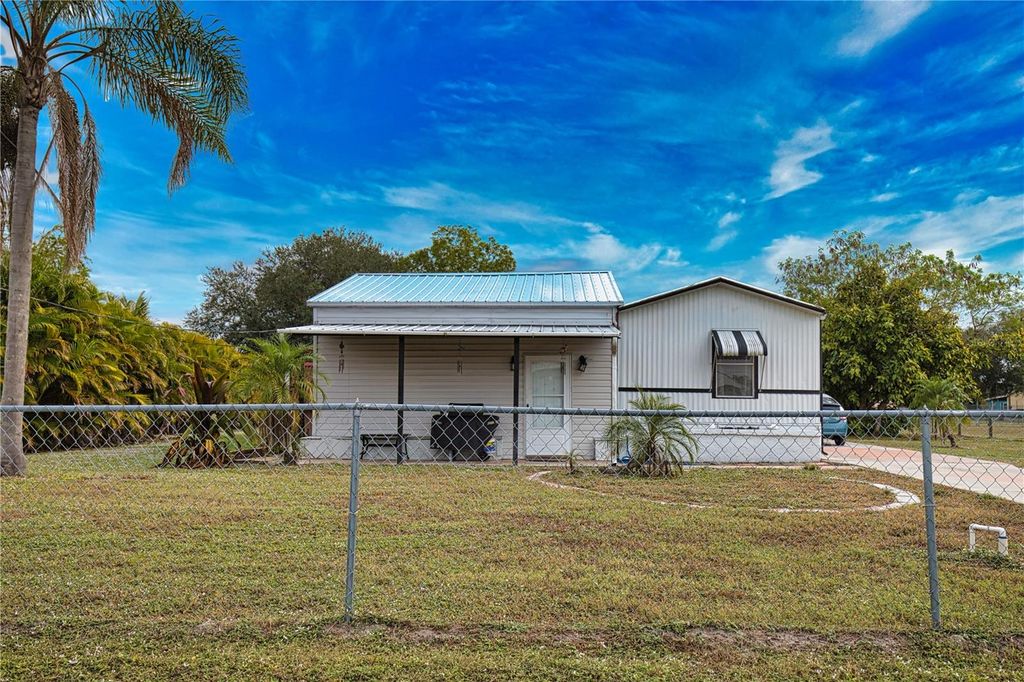 Photo of 1464 NE Leisure Avenue, Arcadia, FL 34266 (MLS # C7518790)