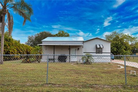 Photo of 1464 NE Leisure Avenue, Arcadia, FL 34266 (MLS # C7518790)