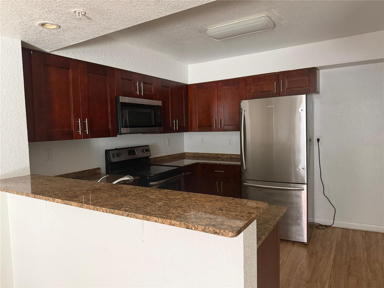 PALM SQUARE/BELLE - Residential Lease