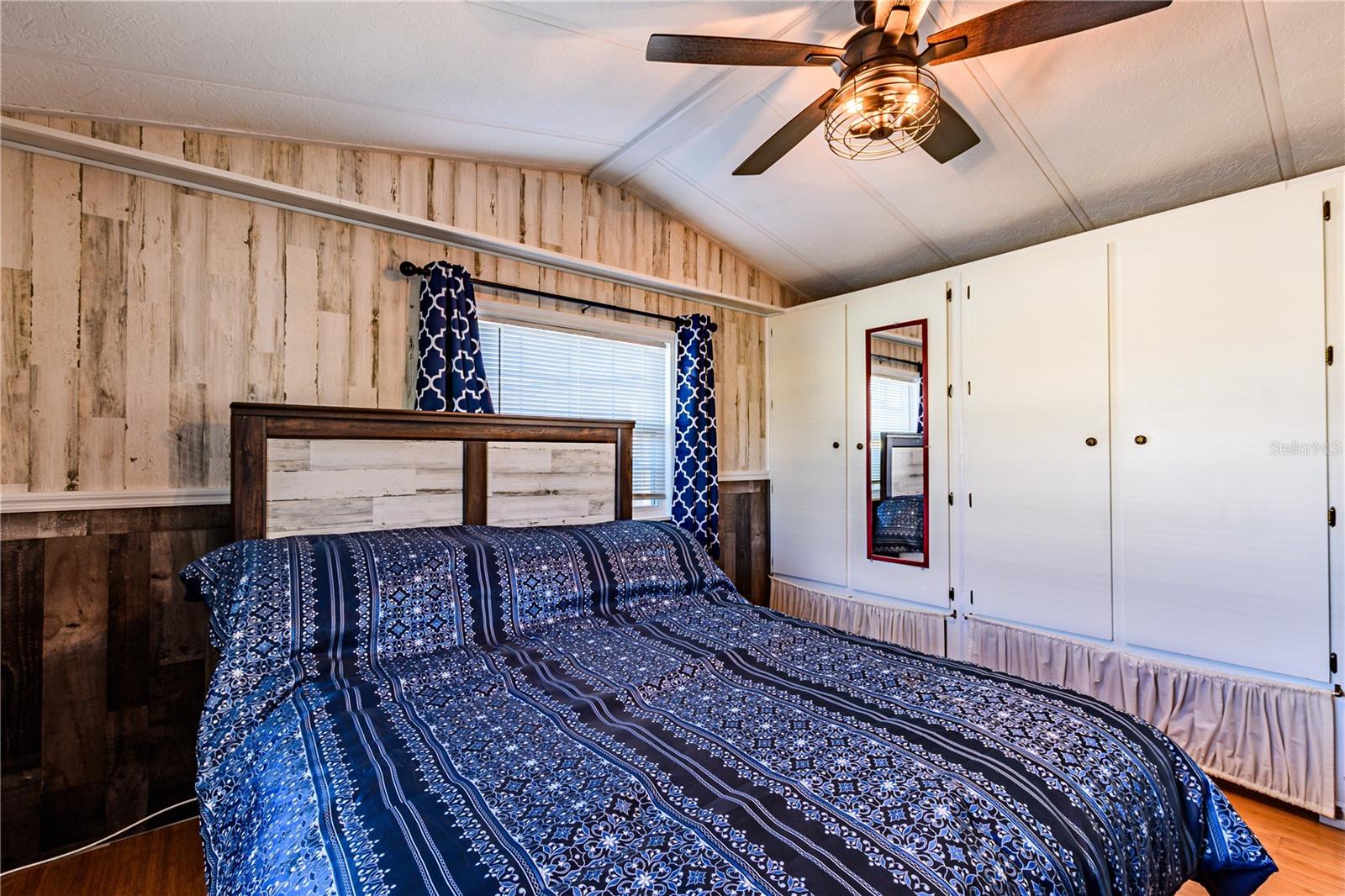 OAKS ROYAL MOBILE HOME SUB - Residential