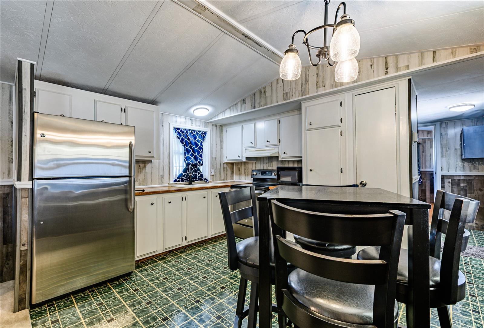 OAKS ROYAL MOBILE HOME SUB - Residential