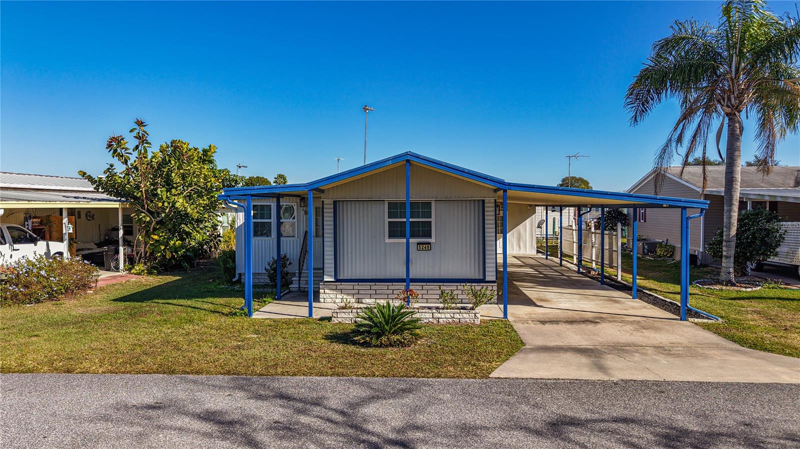 OAKS ROYAL MOBILE HOME SUB - Residential