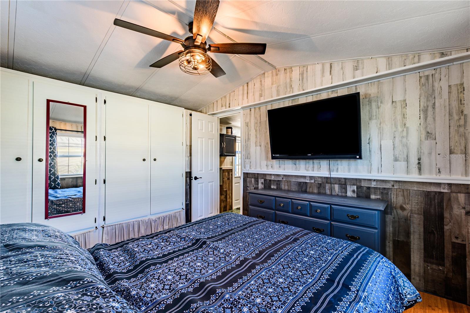 OAKS ROYAL MOBILE HOME SUB - Residential