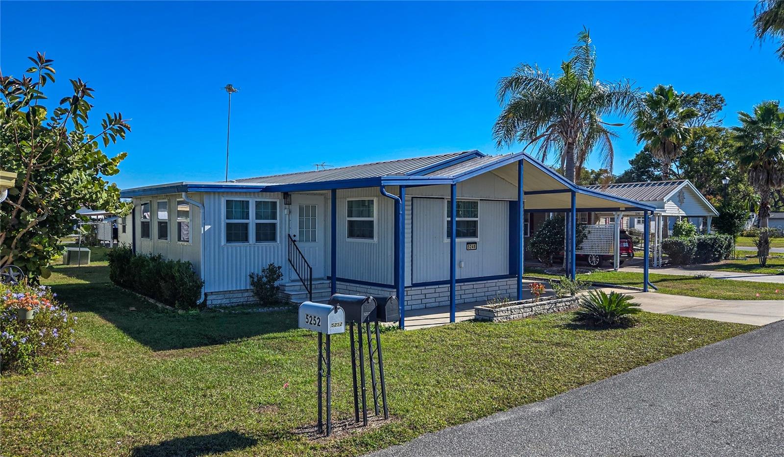 OAKS ROYAL MOBILE HOME SUB - Residential