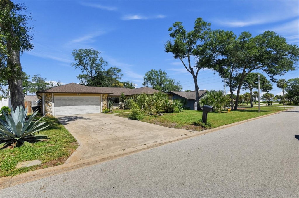 Photo of 3 Bridget Terrace, Ormond Beach, FL 32174 (MLS # TB8551497)