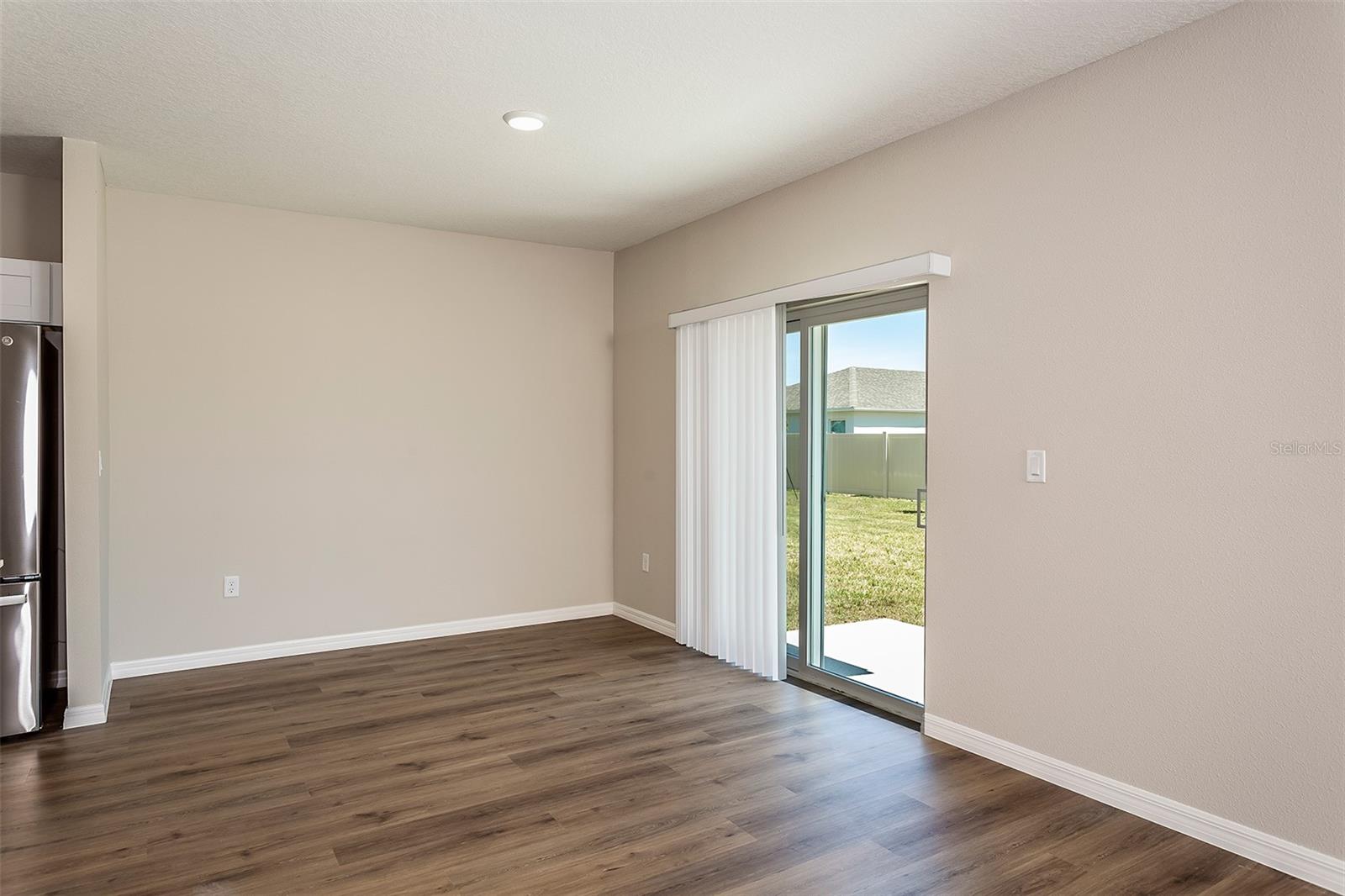 PASADENA WOODS - Residential