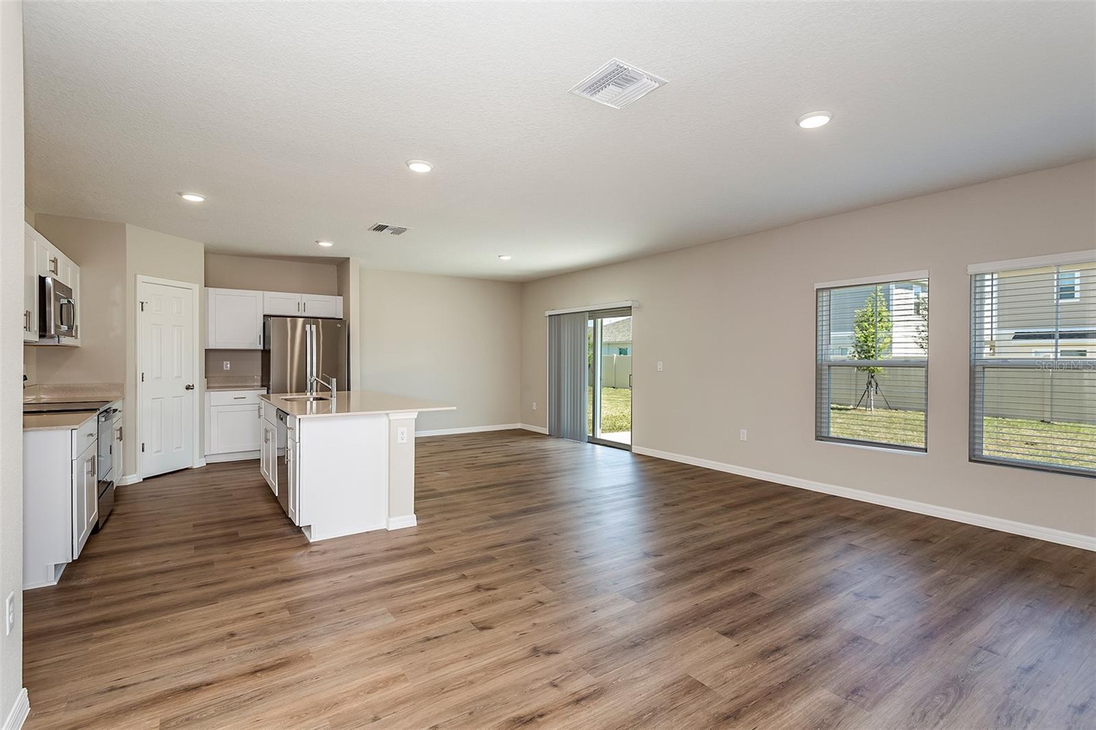PASADENA WOODS - Residential