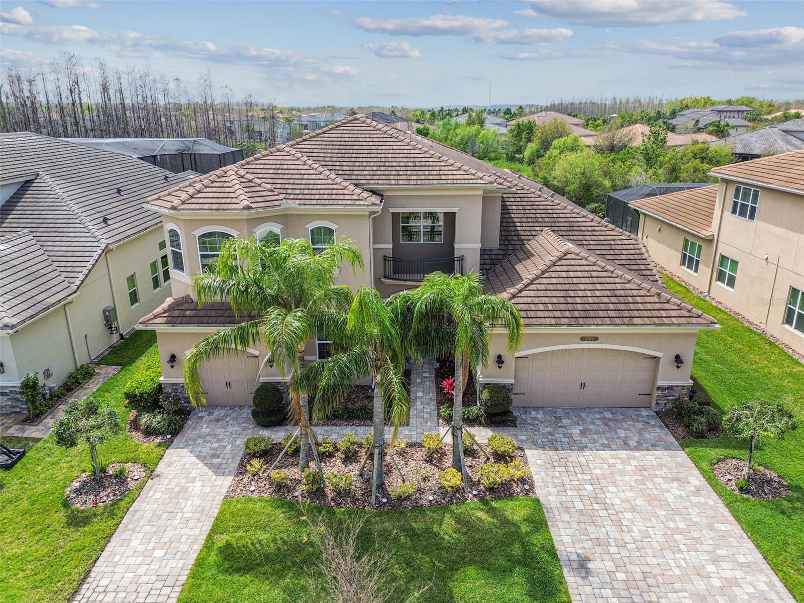 2709 COCO PALM CIRCLE