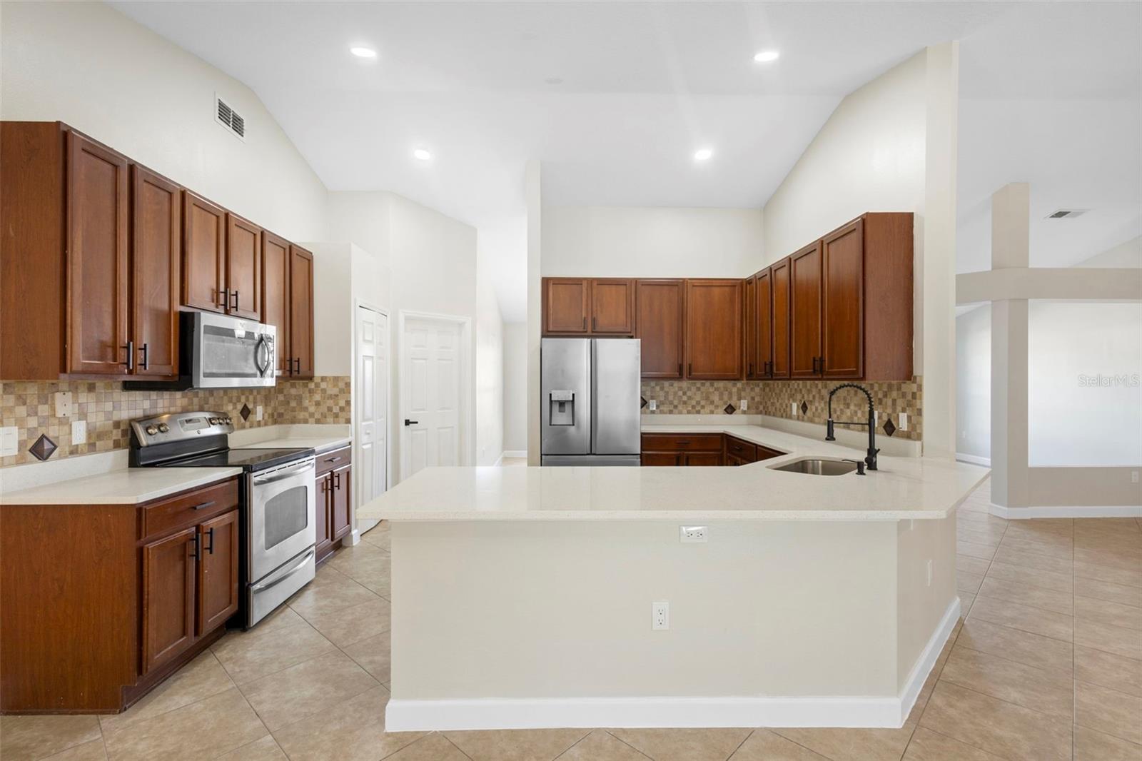 DELTONA LAKES UNIT 07 - Residential